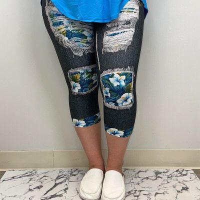 Plus Size Sky Blue Hibiscus Capri w/ Butt Pockets TC